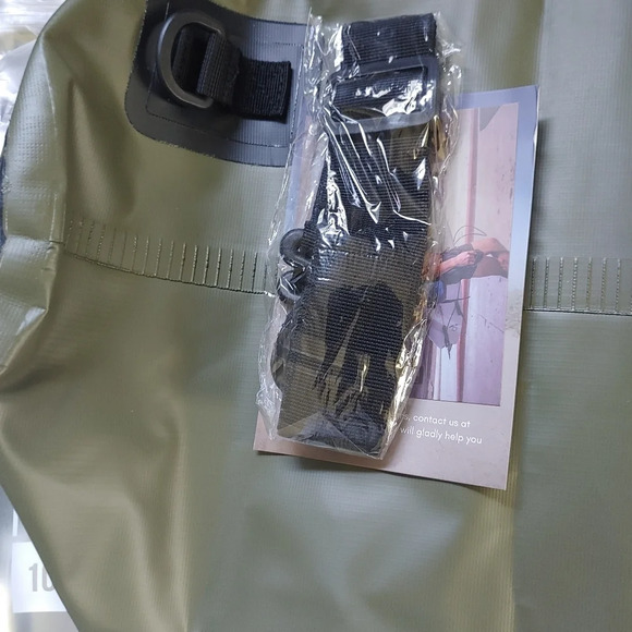 Earth Pak Roll Top Dry Bag + Phone Case 10L Black Waterproof Gear Protection New - Picture 6 of 6